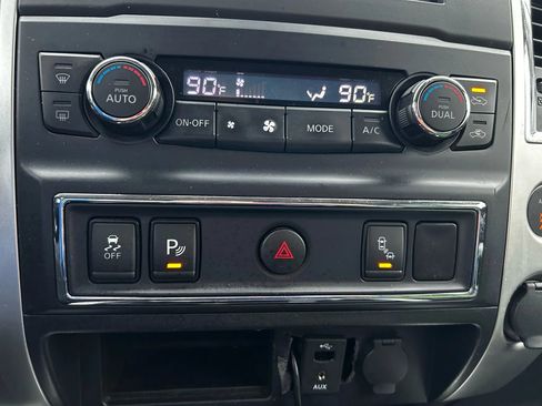 Used 2017 Nissan Titan SL image 27