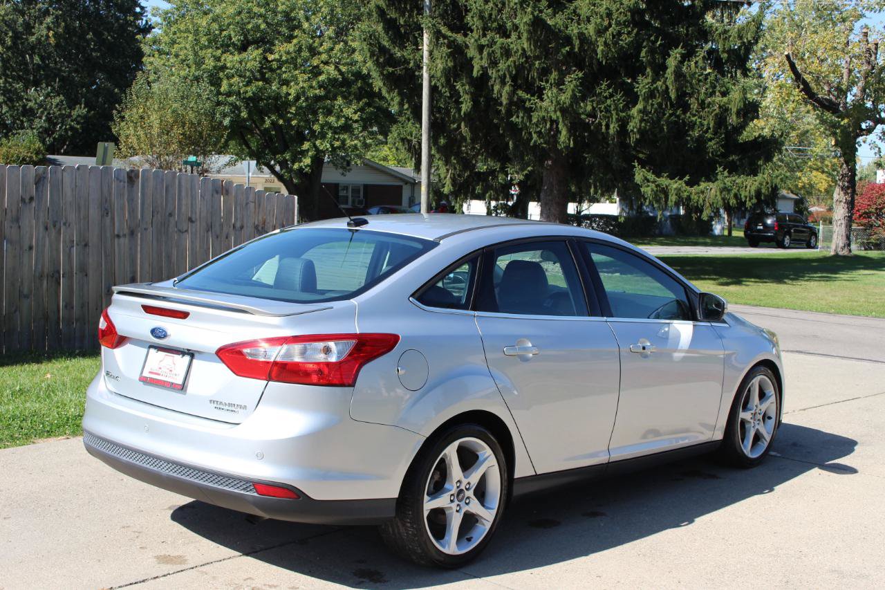 Used 2014 Ford Focus Titanium FWD image 10