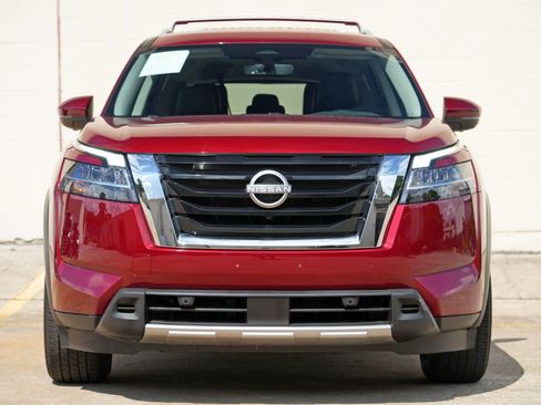 Used 2023 Nissan Pathfinder SL FWD image 6