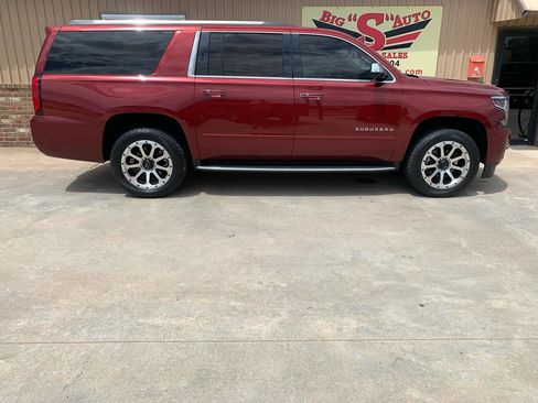Used 2018 Chevrolet Suburban Premier AWD/4WD image 6