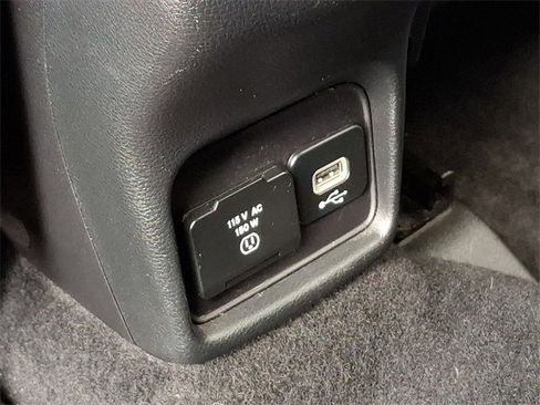 Used 2018 Jeep Compass Trailhawk w/ Cold Weather Group image 11