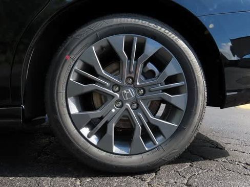 New 2026 Honda Odyssey Touring image 9