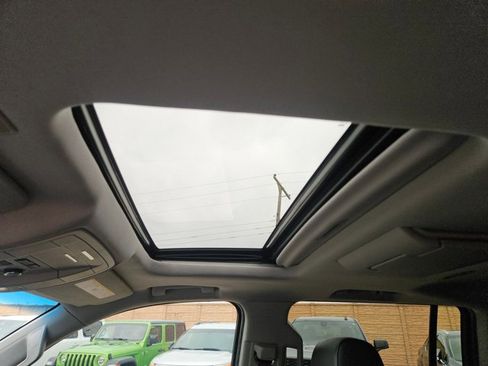 Used 2019 GMC Yukon XL SLT w/ Open Road Package image 18