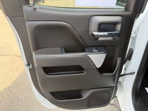 Used 2018 Chevrolet Silverado 1500 LT w/ Redline Edition image 12