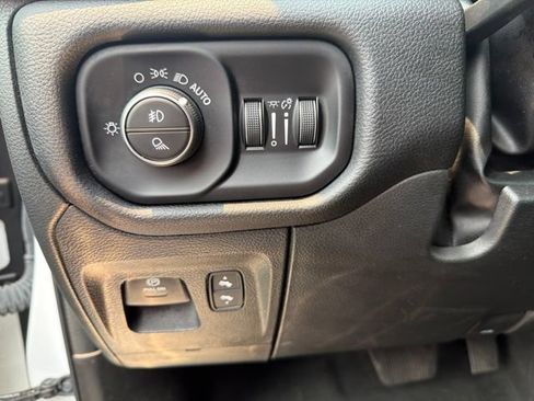 Used 2022 RAM 1500 Laramie w/ Sport Appearance Package AWD/4WD image 13
