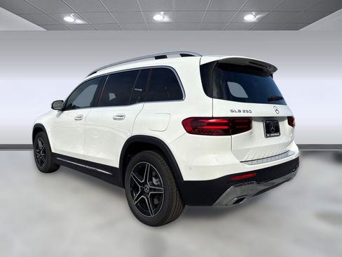 New 2026 Mercedes-Benz GLB 250 image 2