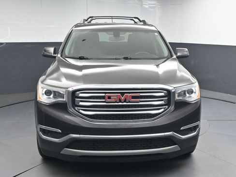 Used 2018 GMC Acadia SLT FWD image 2