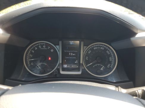 Used 2022 Toyota Tacoma SR5 w/ Technology Package RWD image 24
