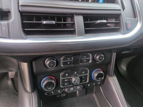 Used 2021 Chevrolet Tahoe Premier w/ Premium Package RWD image 11