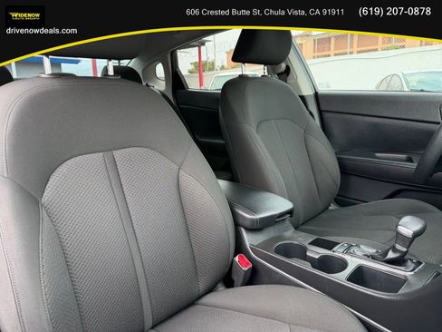 Used 2018 Kia Optima LX image 17