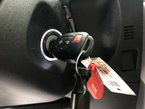 Used 2020 Toyota 4Runner SR5 image 29