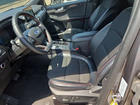 Used 2025 Ford Escape ST-Line FWD image 5