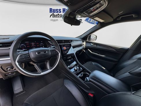 Used 2023 Jeep Grand Cherokee Altitude AWD/4WD image 19