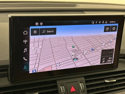 Used 2023 Audi Q5 e Premium Plus w/ Premium Plus Package image 18