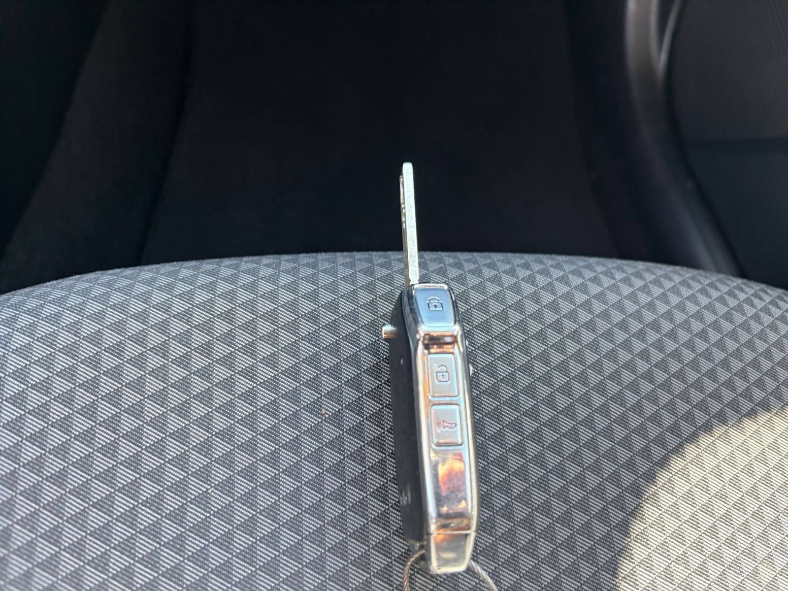 Used 2025 Kia Soul LX w/ LX Technology Package FWD image 18