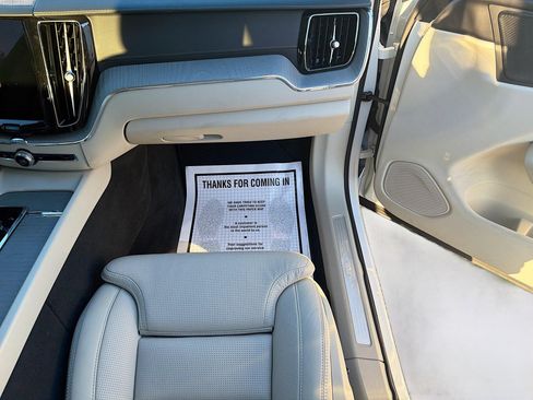 Used 2025 Volvo XC60 B5 Ultra w/ Climate Package image 18