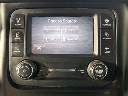 Used 2024 RAM 3500 Tradesman w/ Chrome Appearance Group AWD/4WD image 18