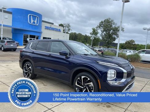 Used 2023 Mitsubishi Outlander SE FWD image 1