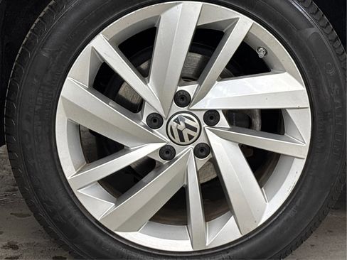 Used 2018 Volkswagen Passat 2.0T SE FWD image 29