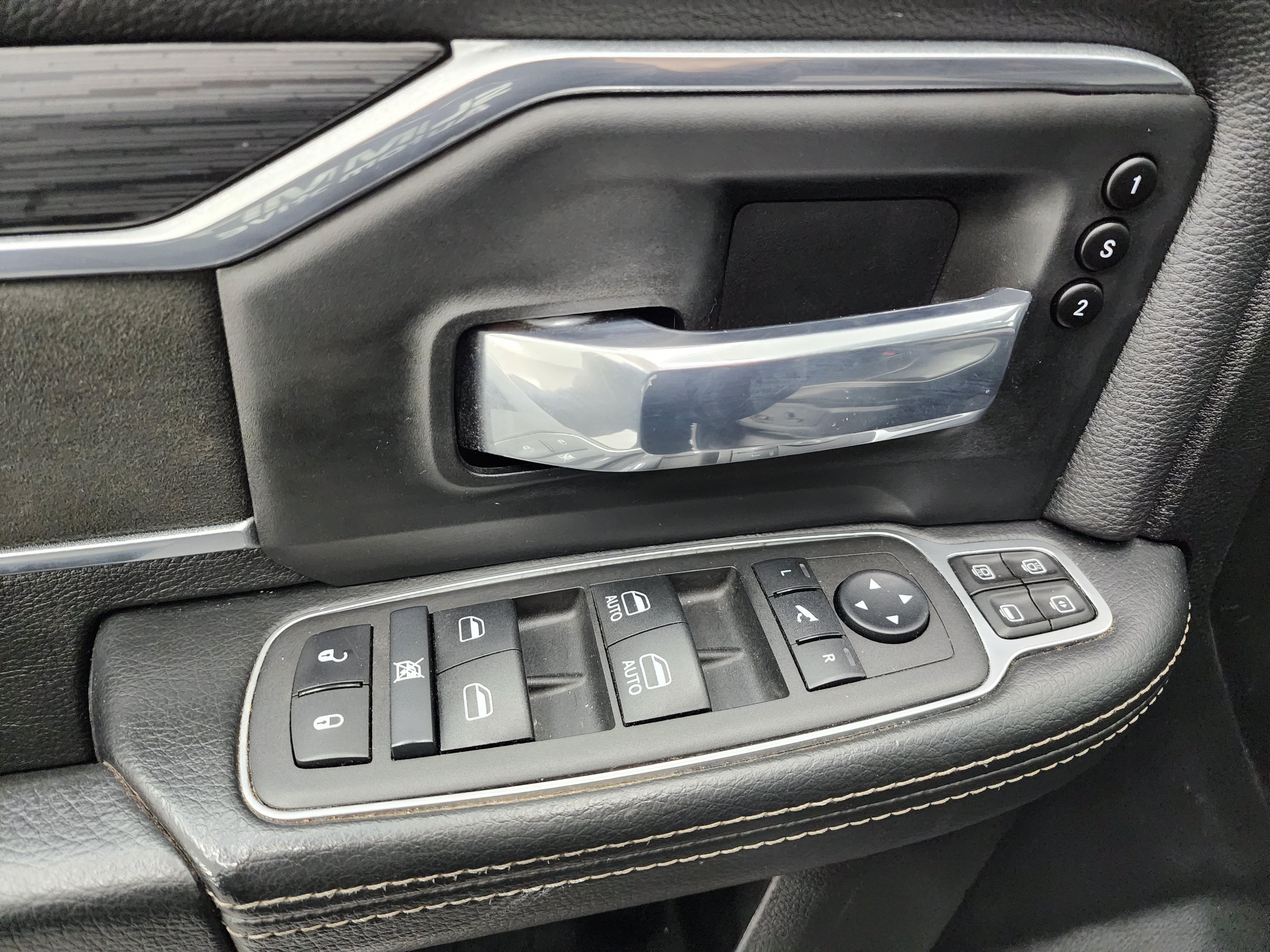 Used 2024 RAM 2500 Laramie w/ Sport Appearance Package AWD/4WD image 42