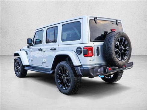 Used 2022 Jeep Wrangler Unlimited Sahara image 7