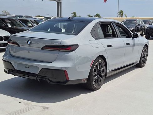 Used 2025 BMW i7 eDrive50 w/ M Sport Package RWD image 5