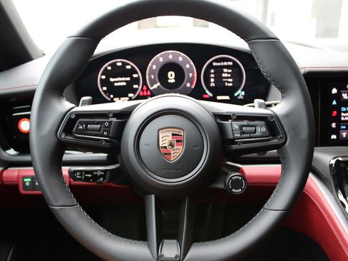 Certified 2025 Porsche Panamera 4 image 16