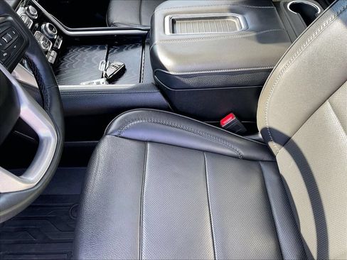 Used 2023 GMC Yukon XL Denali AWD/4WD image 21