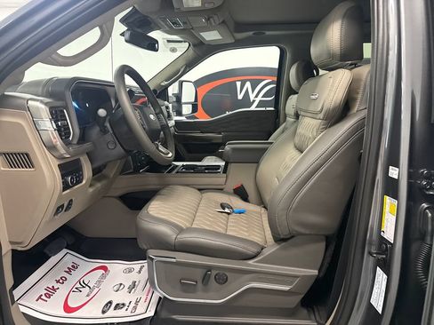 New 2026 Ford F250 Platinum w/ Platinum Plus Package AWD/4WD image 8