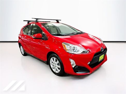 Used 2017 Toyota Prius C Three image 3