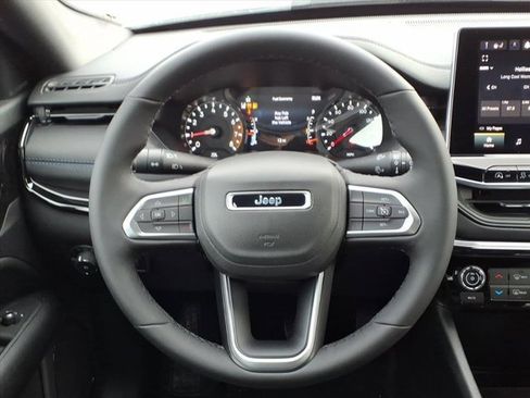 New 2026 Jeep Compass Latitude image 11