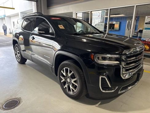Used 2023 GMC Acadia SLE w/ Driver Convenience Package AWD/4WD image 3