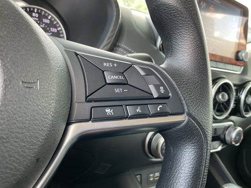 Used 2025 Nissan Sentra SV FWD image 27
