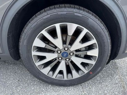 Certified 2020 Ford Escape Titanium AWD/4WD image 10