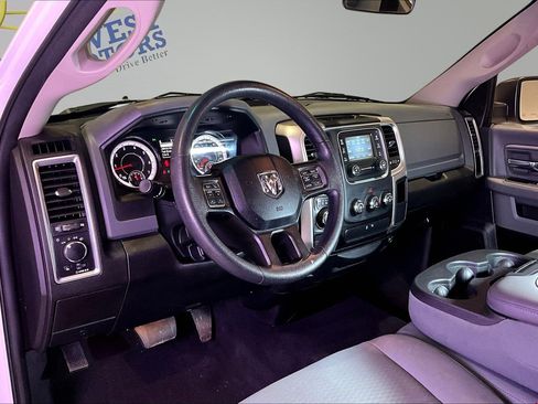Used 2020 RAM 1500 Classic SLT AWD/4WD image 17