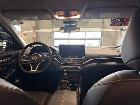 Certified 2023 Nissan Altima 2.5 SR w/ SR Premium Package FWD image 13