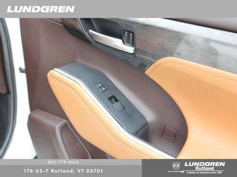 Used 2020 Toyota Highlander Platinum AWD/4WD image 26