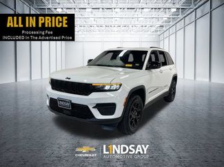Used 2024 Jeep Grand Cherokee Altitude AWD/4WD video 1