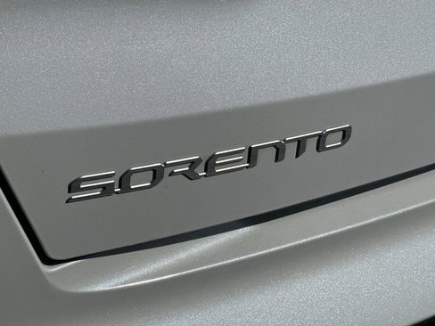 Used 2023 Kia Sorento EX AWD/4WD image 28