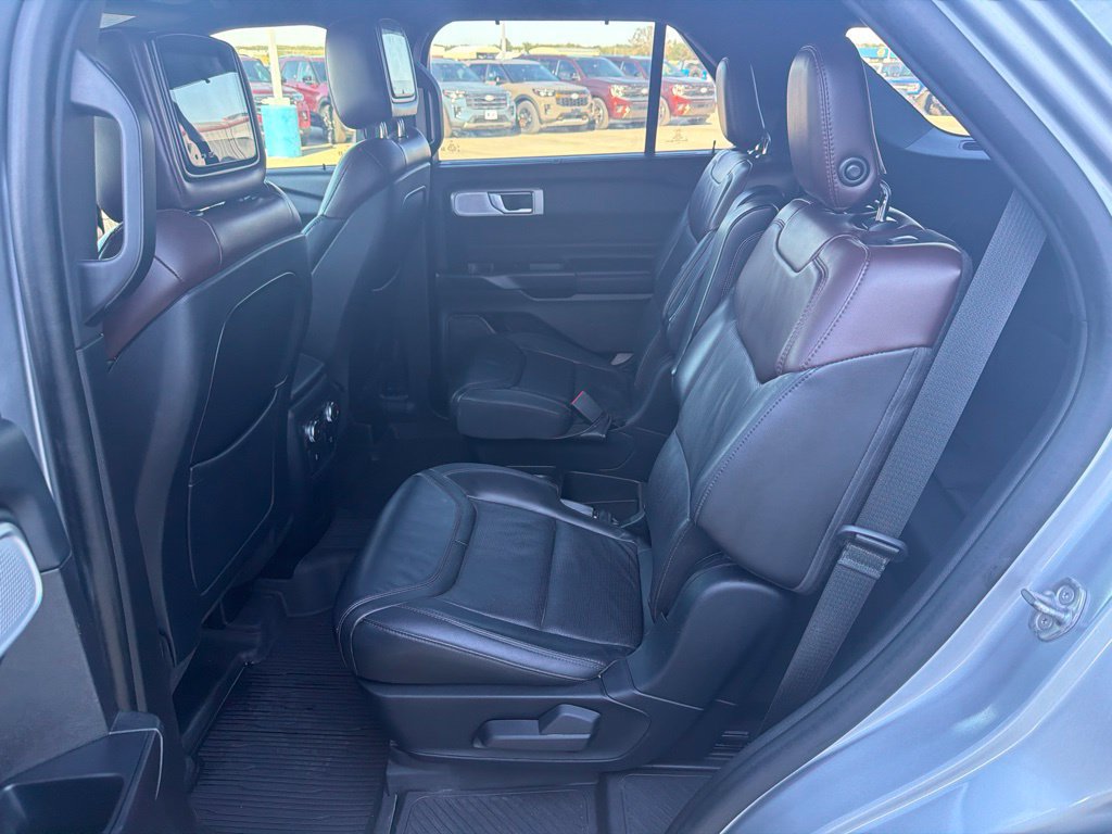Used 2020 Ford Explorer Platinum w/ Premium Technology Package AWD/4WD image 30