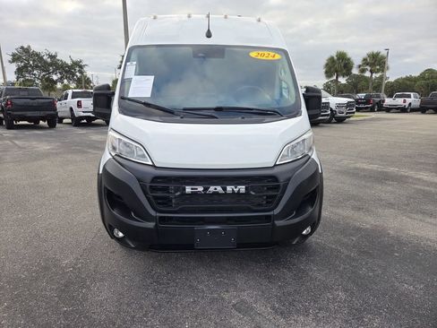 Used 2024 RAM ProMaster 2500 w/ Convenience Group FWD image 3