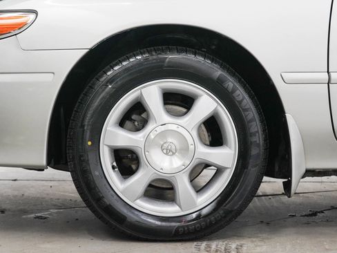Used 2002 Toyota Solara SE FWD image 21