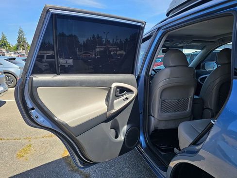 Used 2007 Toyota RAV4 Limited FWD image 17