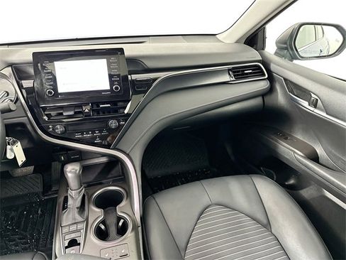 Used 2023 Toyota Camry SE image 24