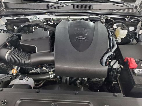 Used 2022 Toyota Tacoma SR image 4