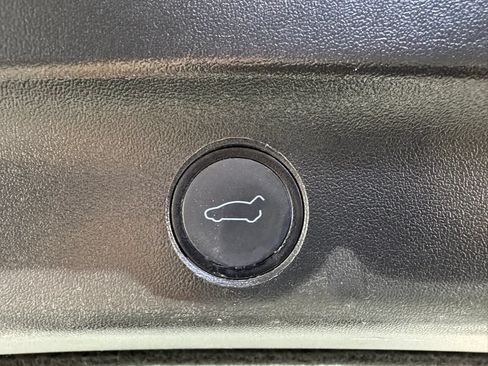 Used 2020 Tesla Model Y Long Range AWD/4WD image 27