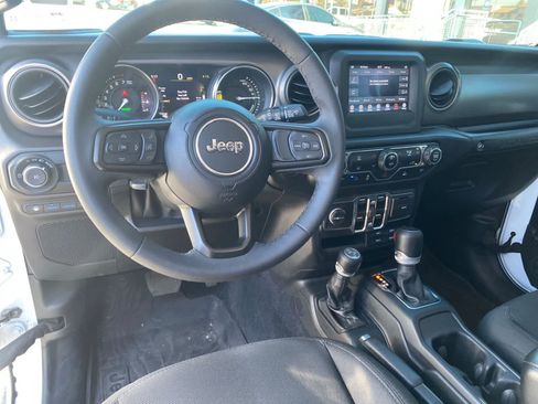 Used 2023 Jeep Wrangler Unlimited AWD/4WD image 10
