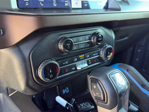 Used 2022 Ford Bronco Outer Banks AWD/4WD image 13