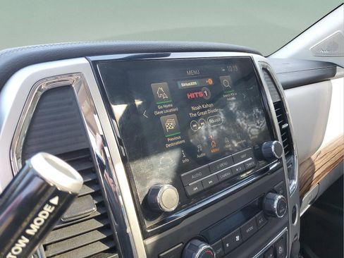 Used 2020 Nissan Titan SL w/ Moonroof Package image 19