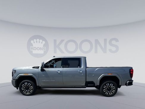 Used 2024 GMC Sierra 2500 Denali Ultimate AWD/4WD image 2